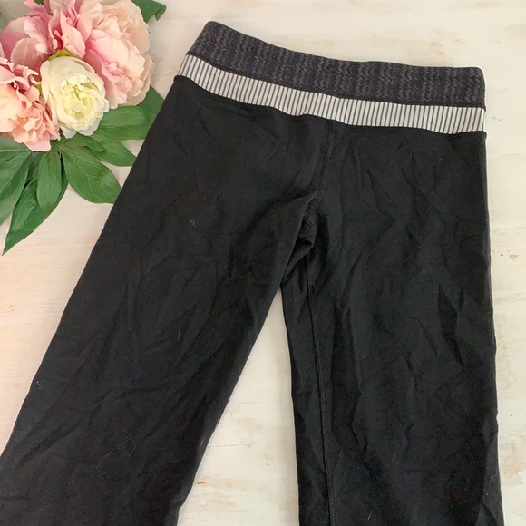 lululemon athletica Pants - Lululemon Black and Gray Groove Pant Size 6